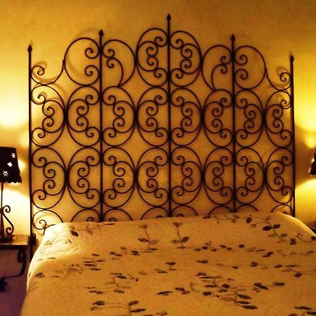 La Maison Aux Volets Bleus Bed and Breakfast Venasque Εξωτερικό φωτογραφία